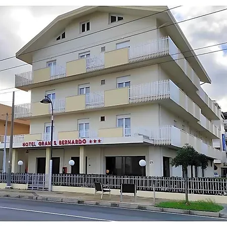 Gran San Bernardo Szálloda Riccione